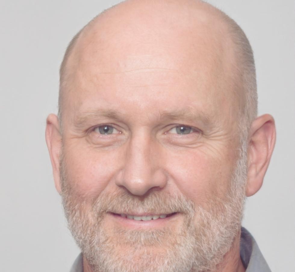 Professional headshot of Oskar Lindqvist, network administrator